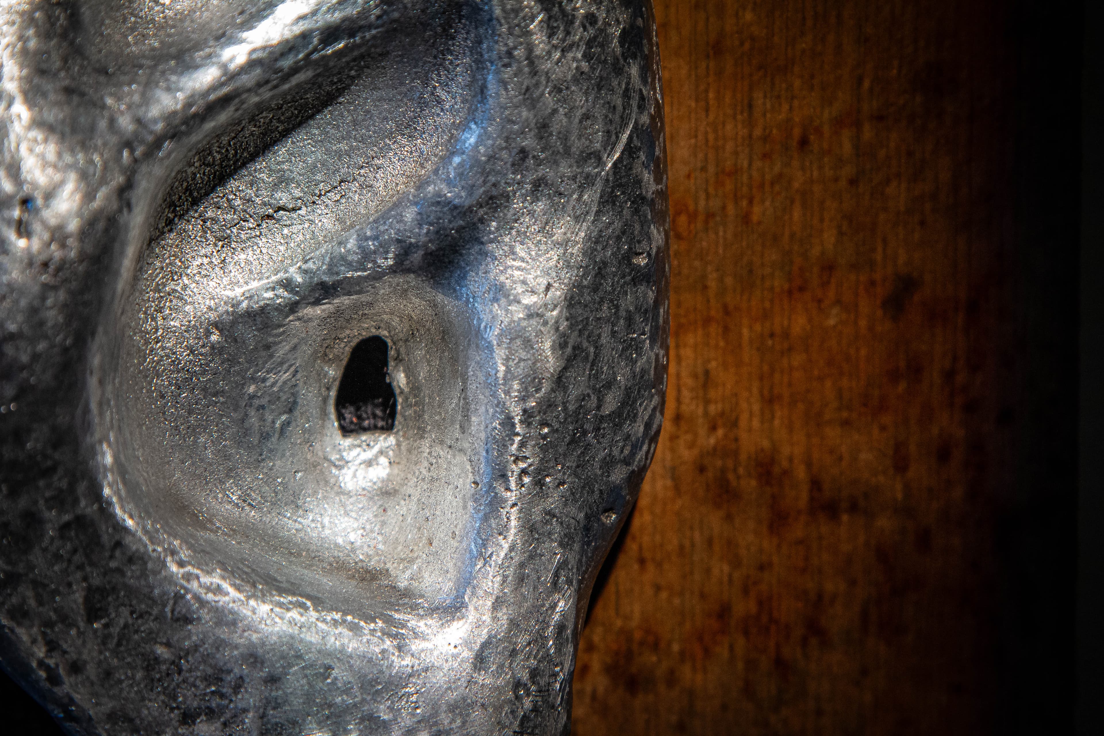 de ooho II — installation detail of the steel sound object.