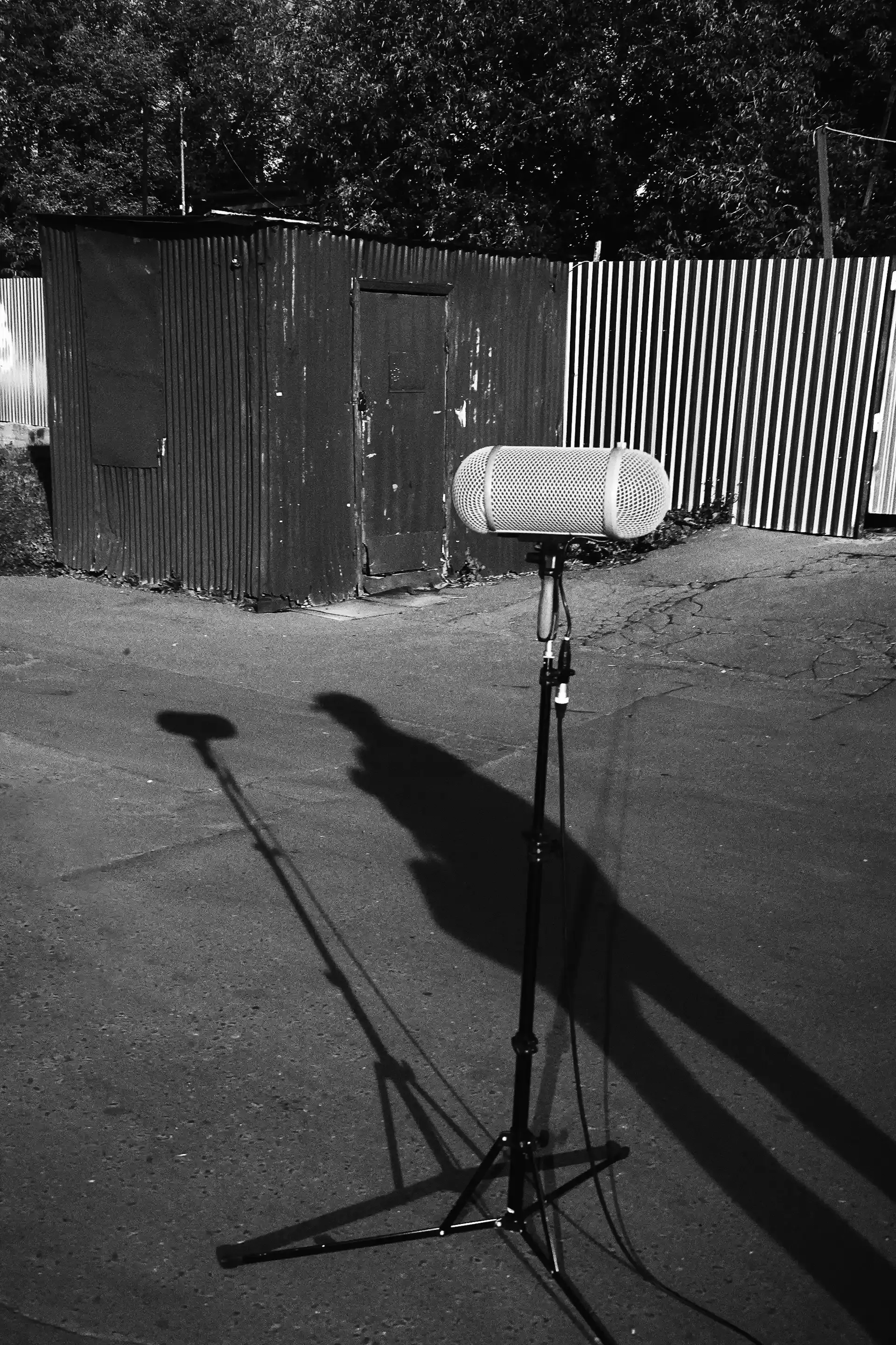 Locked spaces — empty street, field recording scene, Moscow lockdown 2020.