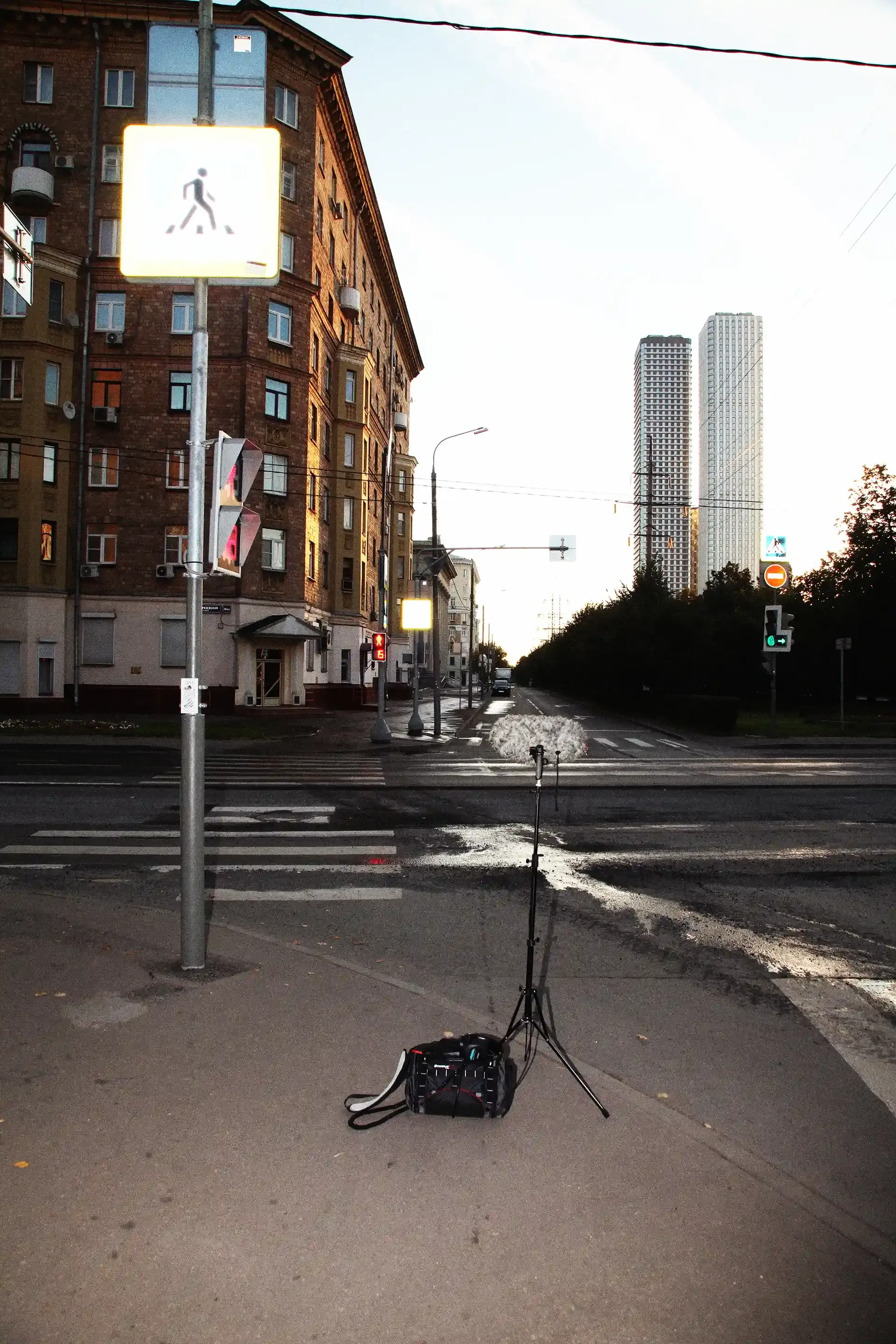 Locked spaces — urban environment, recording session, April 2020.